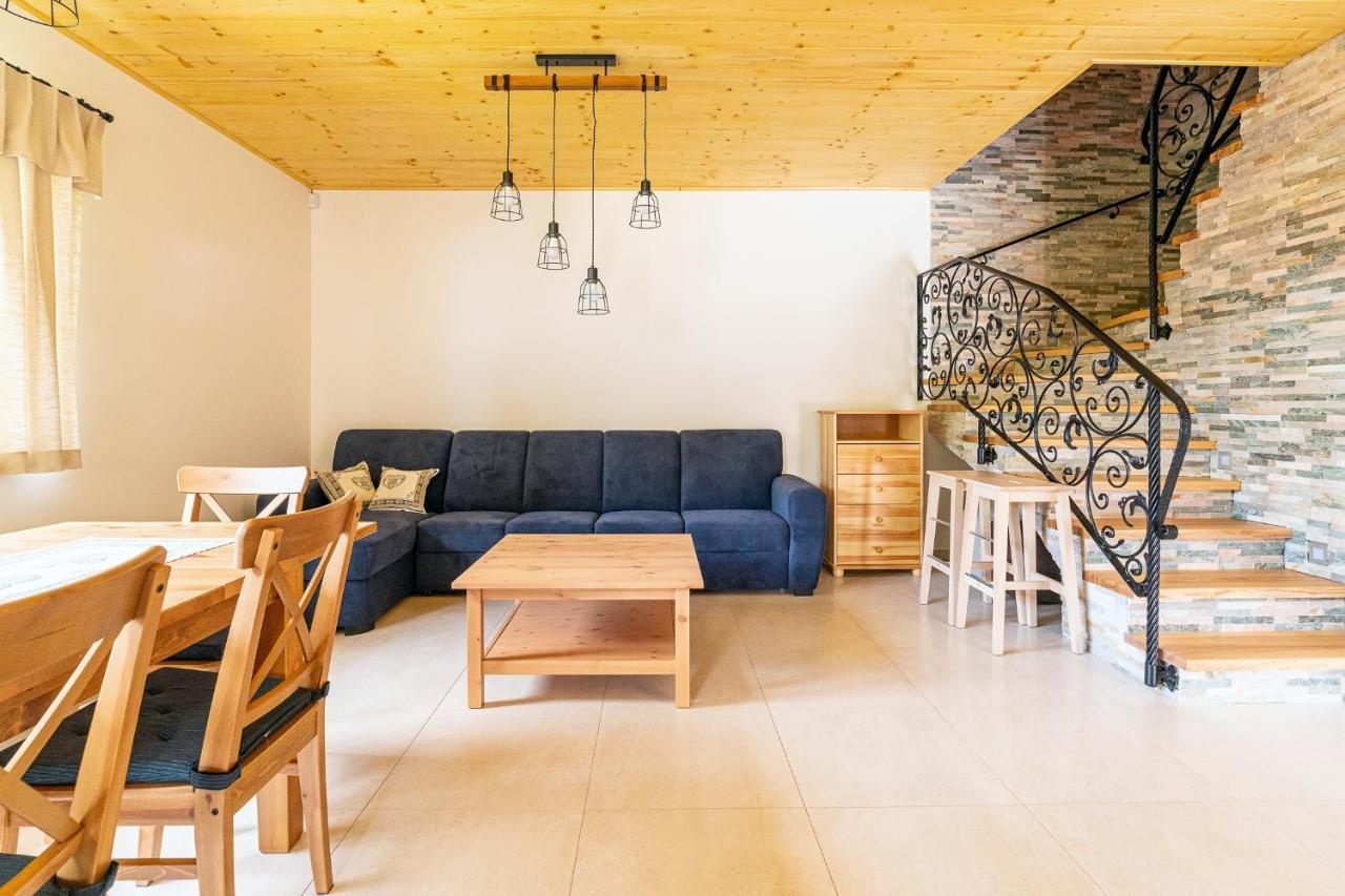 Apartmany Pod Rozsutcom - Zatkov Dvor - Prijazd Do Ubytovania Autom S Pohonom 4X4 Terchová Exterior foto